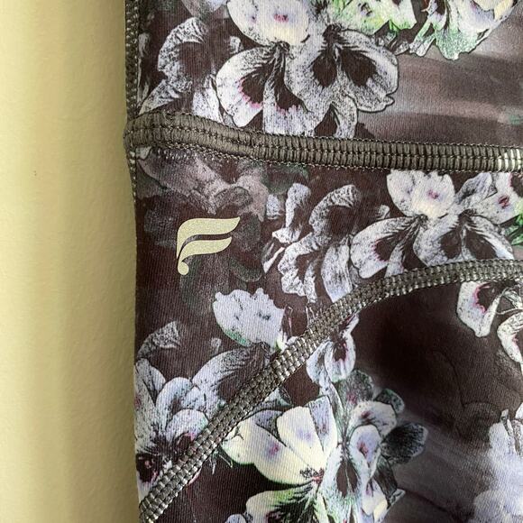 Fabletics Salar Printed Powerform Leggings Black Purple Floral XS NWT - Picture 5 of 6